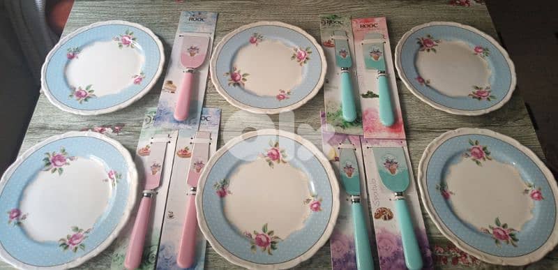 floral desserts and sweets plates and knifes 0