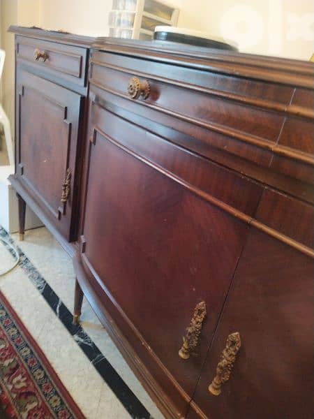 full dining room with silvers and chrystals 0