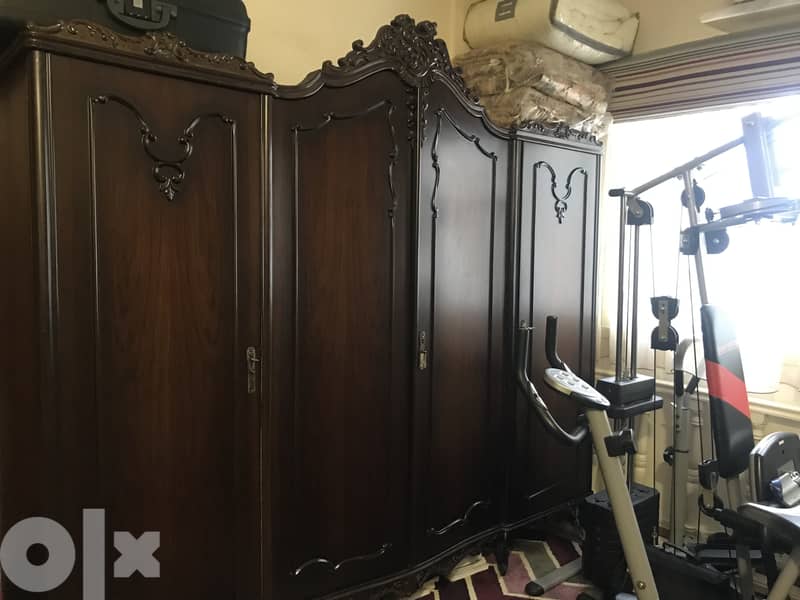 massif wood closet 2