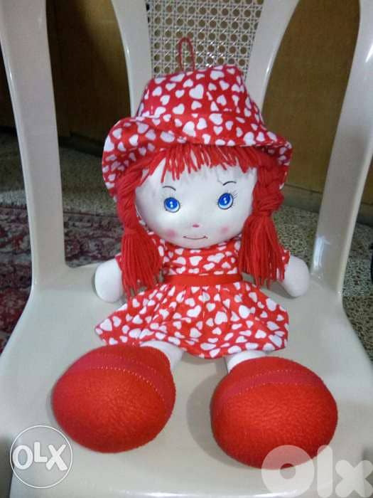 RED SINGING IN ARABIC PLUSH 50Cm as new LONG doll=18$ 0