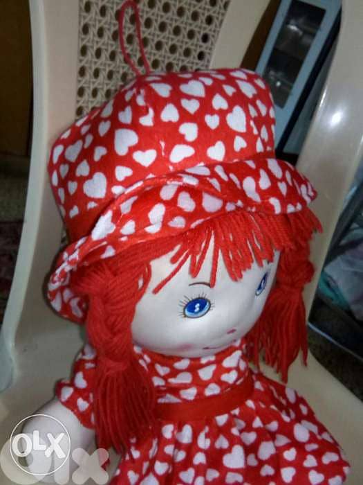 RED SINGING IN ARABIC PLUSH 50Cm as new LONG doll=18$ 1