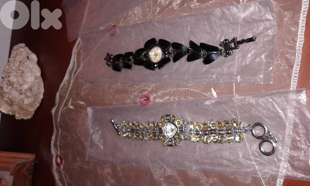 2 bracelet watches 0