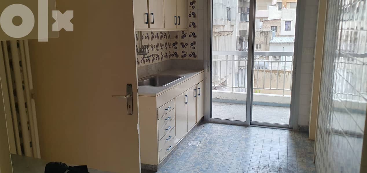 L11020-3,080 SQM Building for Sale in Koraytem Ras Beirut 3