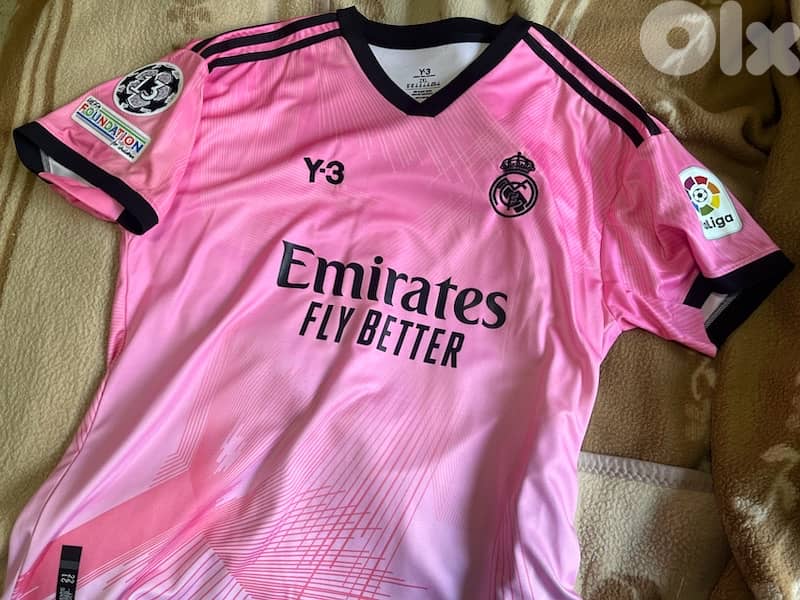 real madrid 2022 jersey yamamoto goalkeeper courtois 1