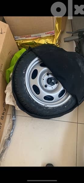 Smart Fortwo radio screen + spare wheel 2