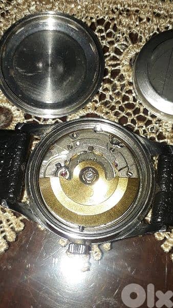 ساعة وست اند 1