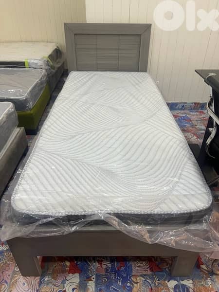 تخت مفرد مع الفرشة ١٢٥$ 0