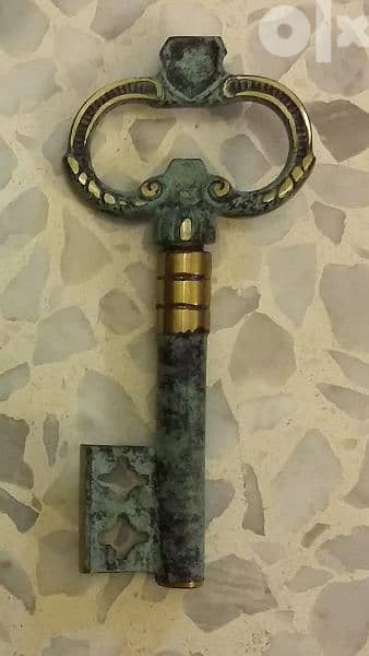 مفتاح نبيذ مميز 0