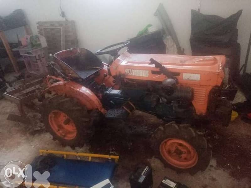تراكتور كابوتا 3 سيلندر 4wheel 0