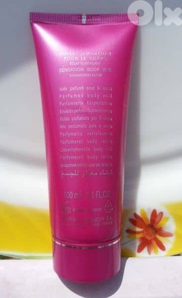 Givenchy very irresistible 100ml body lotion  1=7$ or 3=15$ 2