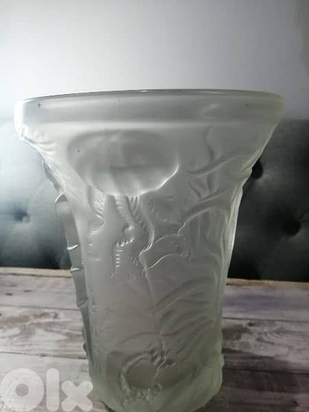 Frosted glass vase 4
