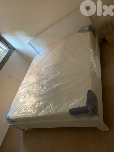 تخت مجوز مع فرشة 0