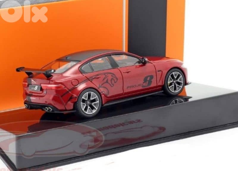 Jaguar XE SV Project 8 (2017) diecast car model 1;43. 4
