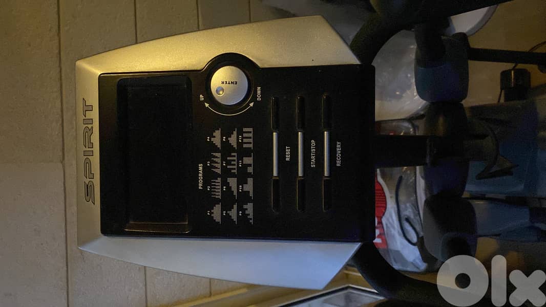 Elliptical machine(spirit xe 330) 1