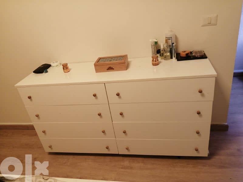 دريسوار غرفة نوم. كومود،comodino 0