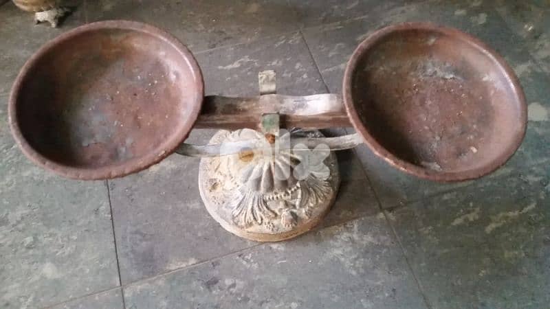 انتيك ميزان معدن و خشب 0