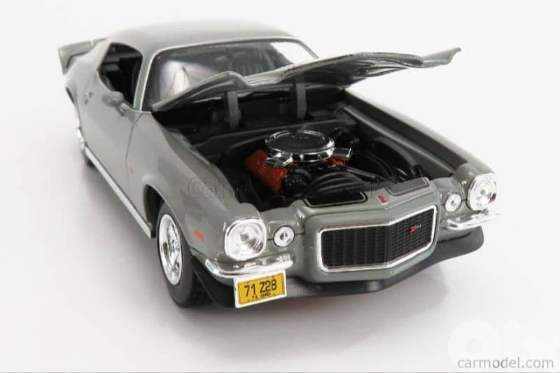 Chevrolet Camaro Z28 ('71) diecast car model 1;18. 6