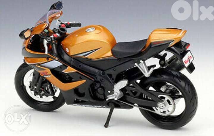 Suzuki GSX-R1000 diecast motorcycle model 1:12. 1