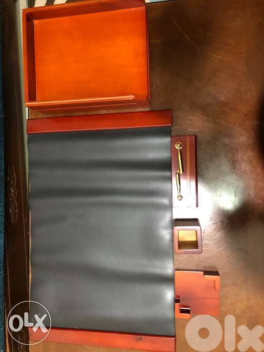 wooden desk set new inbox طقم مستلزمات للمكتب 0