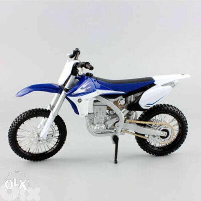 Yamaha YZ450F diecast motorcycle model 1:12. 1
