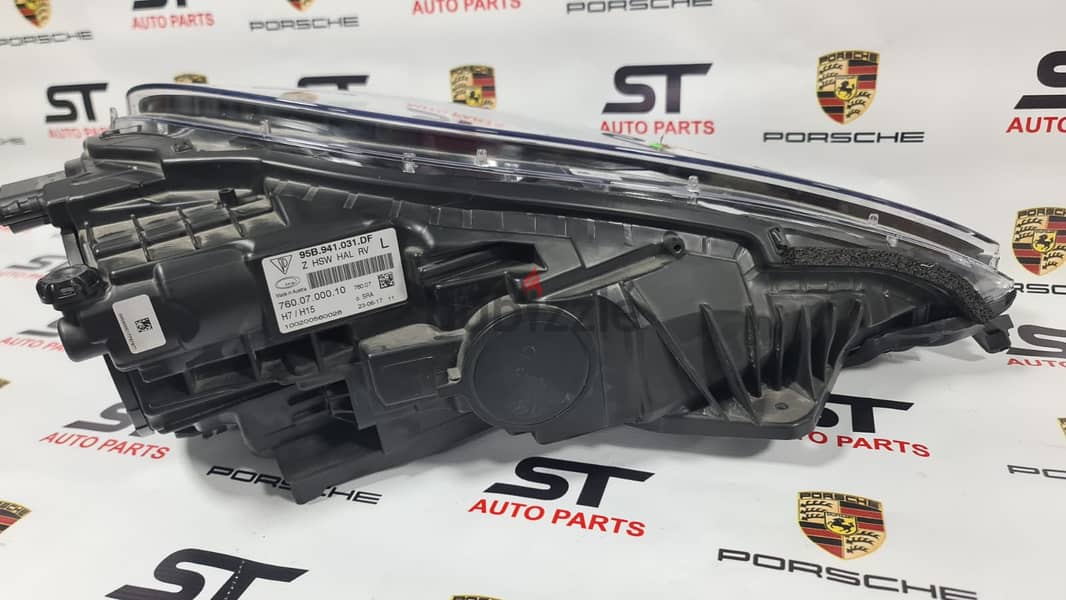 Porsche Macan 2015 headlight headlamp 5