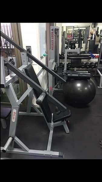 lat pull down & hummer chest like new used 2 months 70/443573 RODGE 2