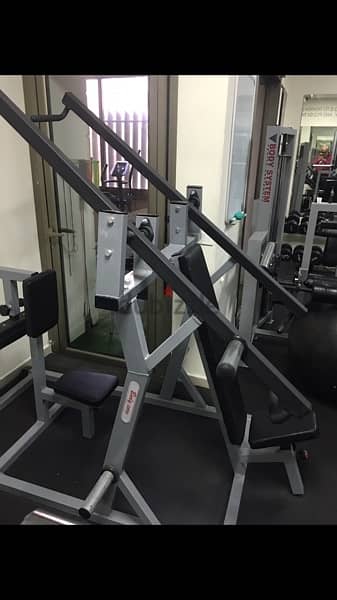 lat pull down & hummer chest like new used 2 months 70/443573 RODGE 3