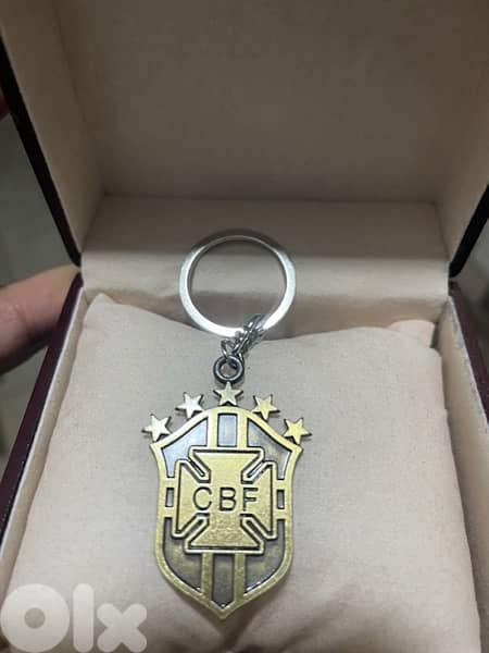keychain brasil logo  with the box for 10 $ 2