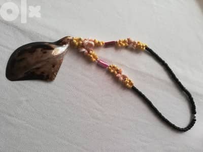 عقد من اصداف