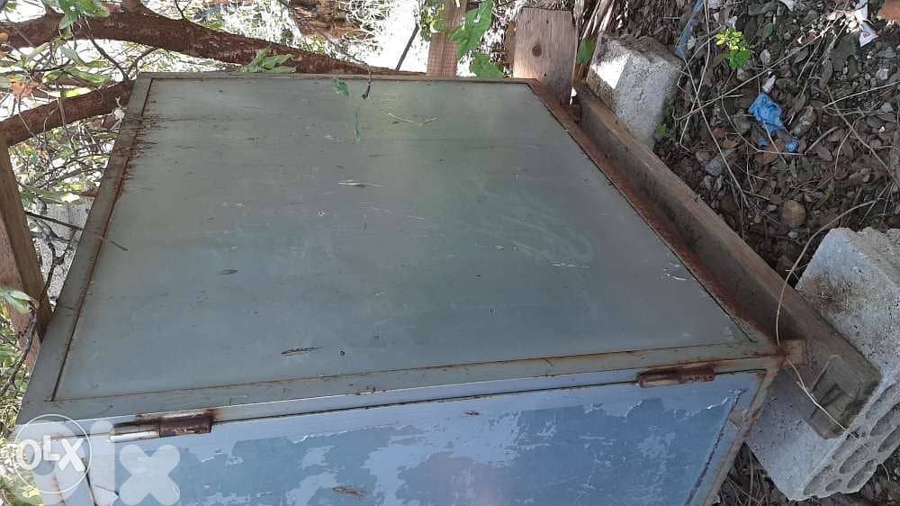 5zene 7adid lal 3eddee or lal te6zine. . sameke 4mm. . (175×100×100). 2