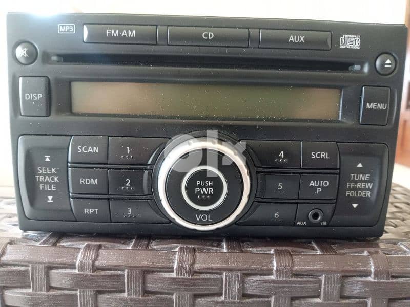 Car Audio Tuner/CD/MP3 Player with AUX 0