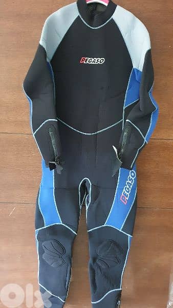 3mm , 5mm ,7mm 9mm wet suit , dry suit 3