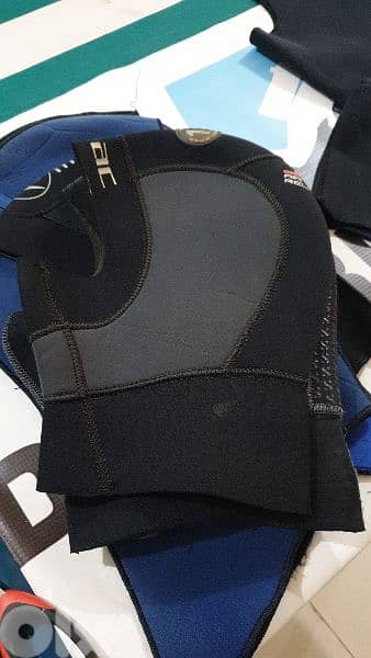3mm , 5mm ,7mm 9mm wet suit , dry suit 11