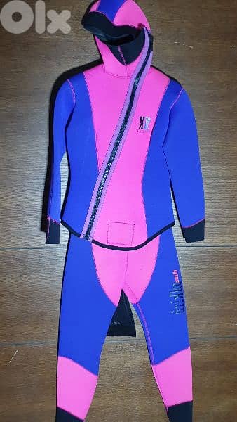 3mm , 5mm ,7mm 9mm wet suit , dry suit 19