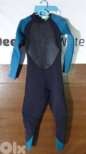3mm, 5mm, 6mm 7mm 9mm wet suits , dry suits 7