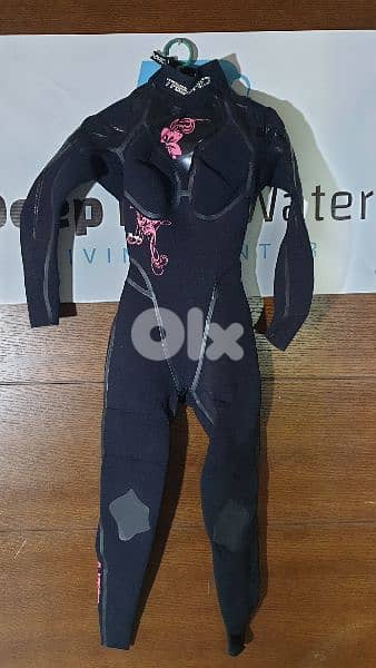 3mm, 5mm, 6mm 7mm 9mm wet suits , dry suits 9