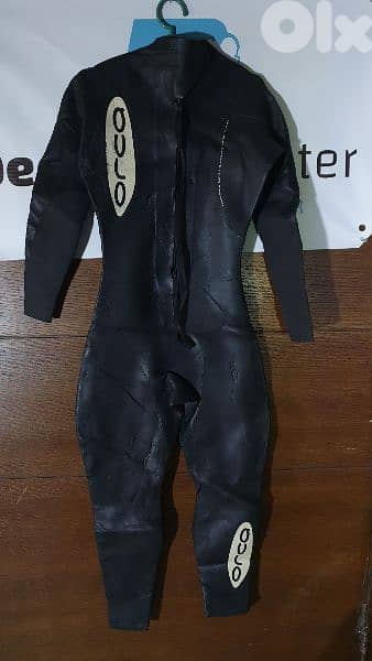 3mm, 5mm, 6mm 7mm 9mm wet suits , dry suits 11