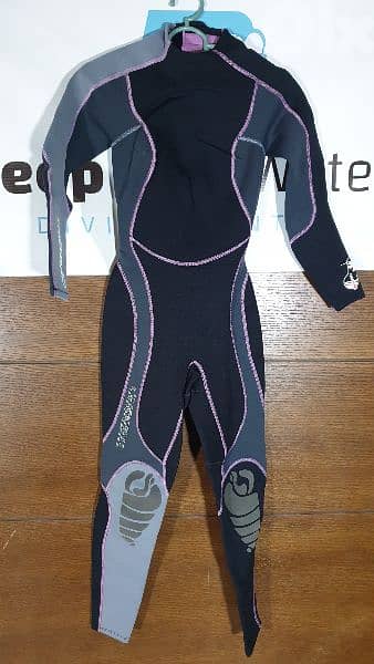 3mm, 5mm, 6mm 7mm 9mm wet suits , dry suits 15