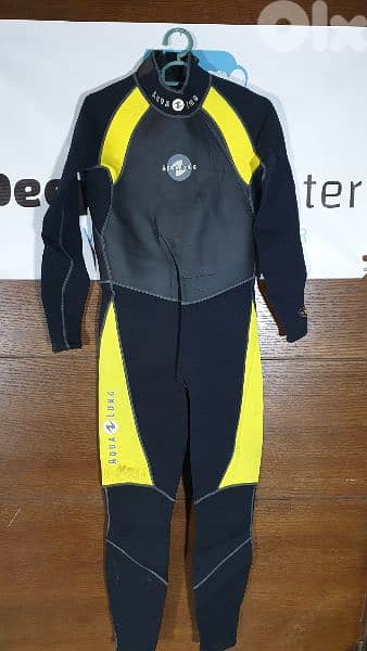 3mm, 5mm, 6mm 7mm 9mm wet suits , dry suits 17