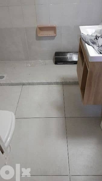 معلم بلاط نفض حمامات تكسير وتبليط جميع انواع البلاط والسيراميك 3