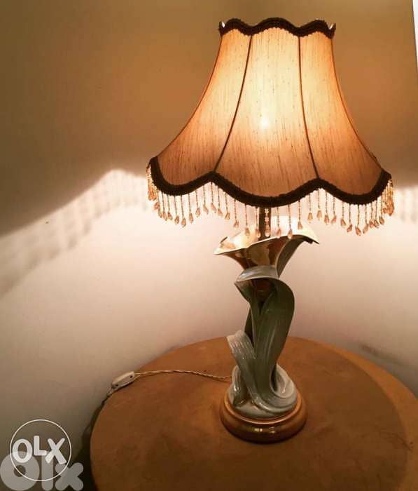 Lampshade on porcelain stand 0