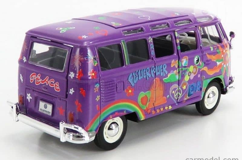 Volkswagen Van "Samba" diecast car model 1:24. 2