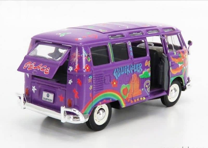 Volkswagen Van "Samba" diecast car model 1:24. 3