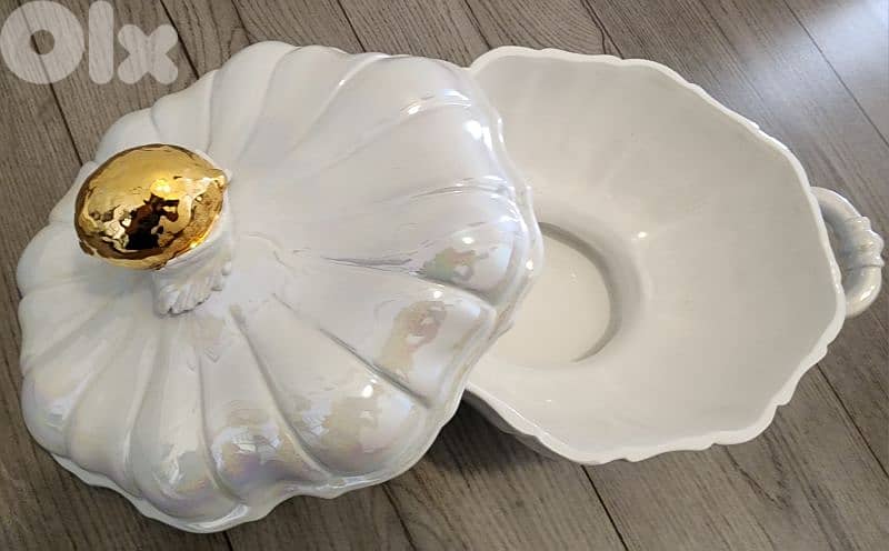 Garage sale: Soup Bowl, Tray, mezze plates, popcorn pot and more 5