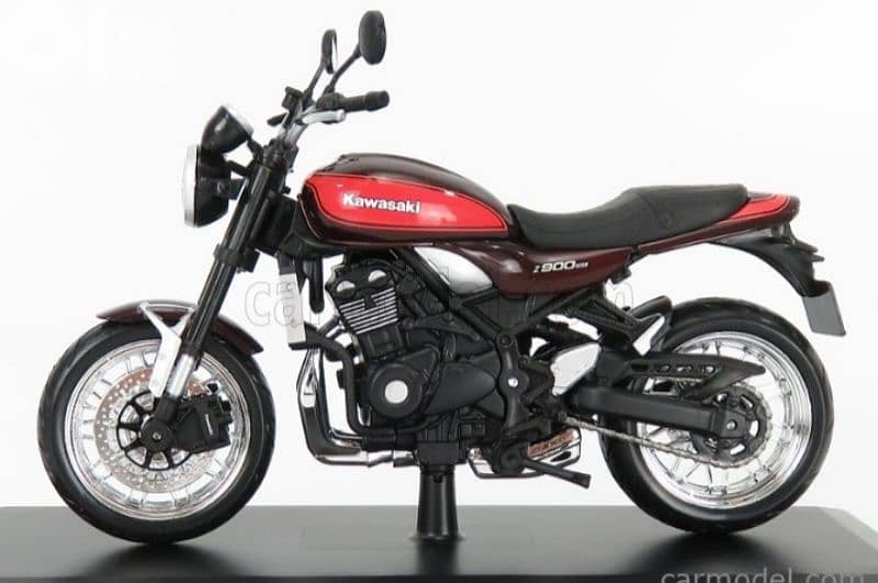 Kawasaki Z900RS diecast motorcycle model 1:12. 2