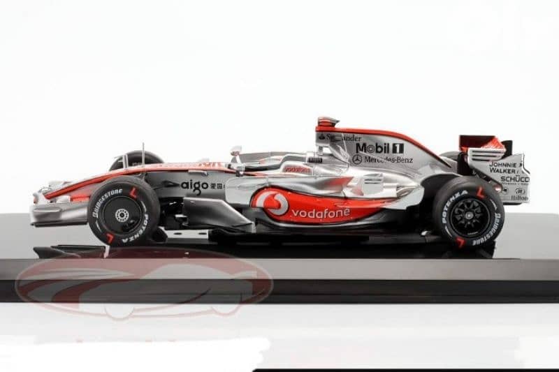 Lewis Hamilton MP4/23 F1 diecast car model 1:24. 2