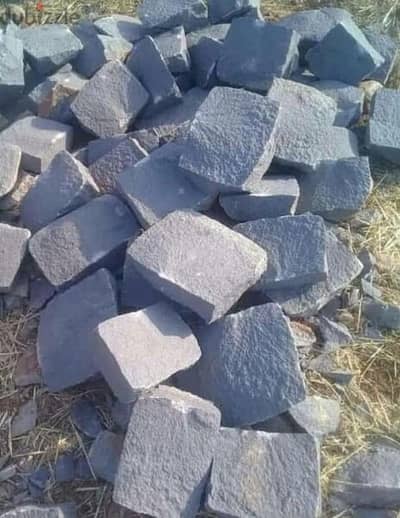 حجر بازلت أسود