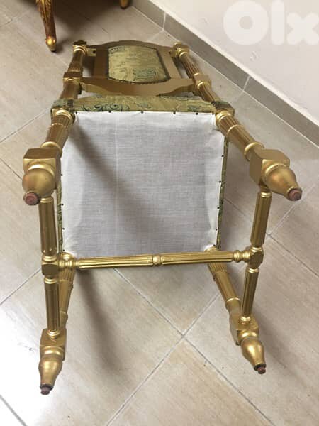 Wooden Chairs  ( 2 )كرسي حفر عدد 4