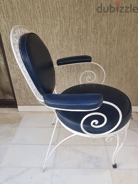 طاولة مع ٤ كراسي حديد Fer Forgé 3