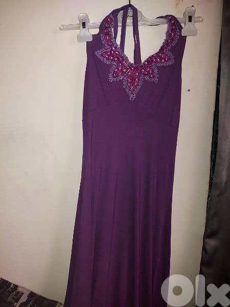للبيع فستان 0